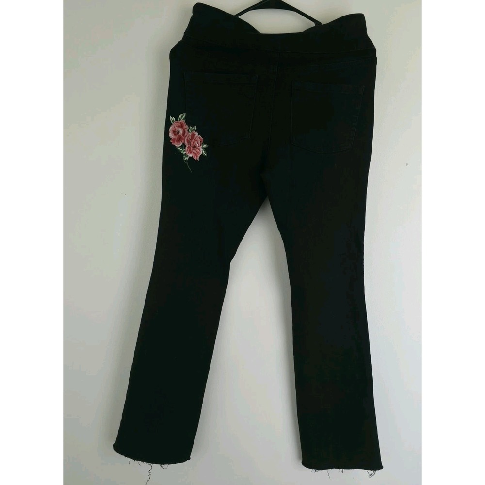 The Pioneer Woman Pull-On Embroidered Bootcut Jeans Black Floral Rose Medium